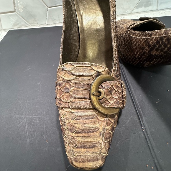 Stuart Weitzman Python Pumps Brown Snakeskin Buckle Leather High Heels Size 10 - Picture 4 of 12